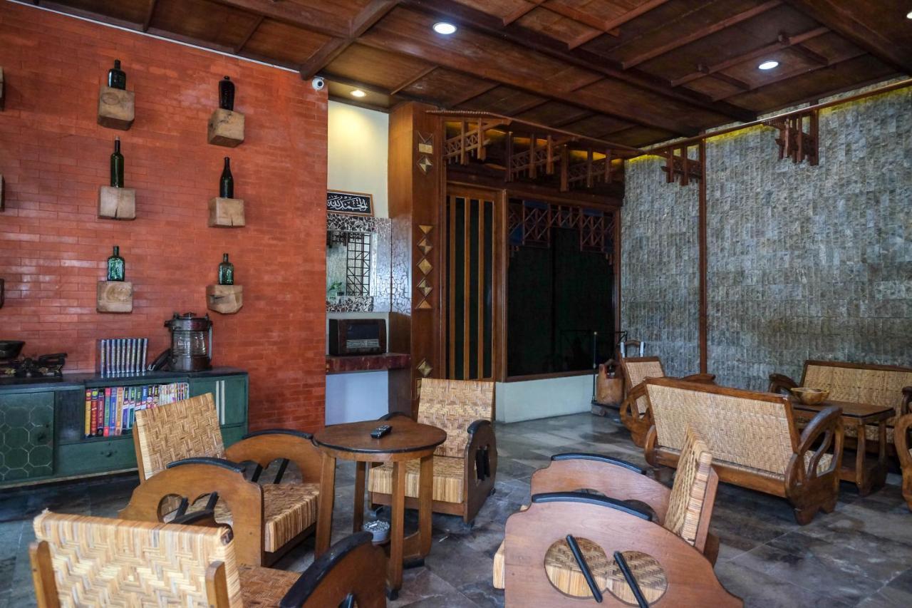 Urbanview Hotel Syariah Wisnugraha By Reddoorz يوغياكارتا المظهر الخارجي الصورة
