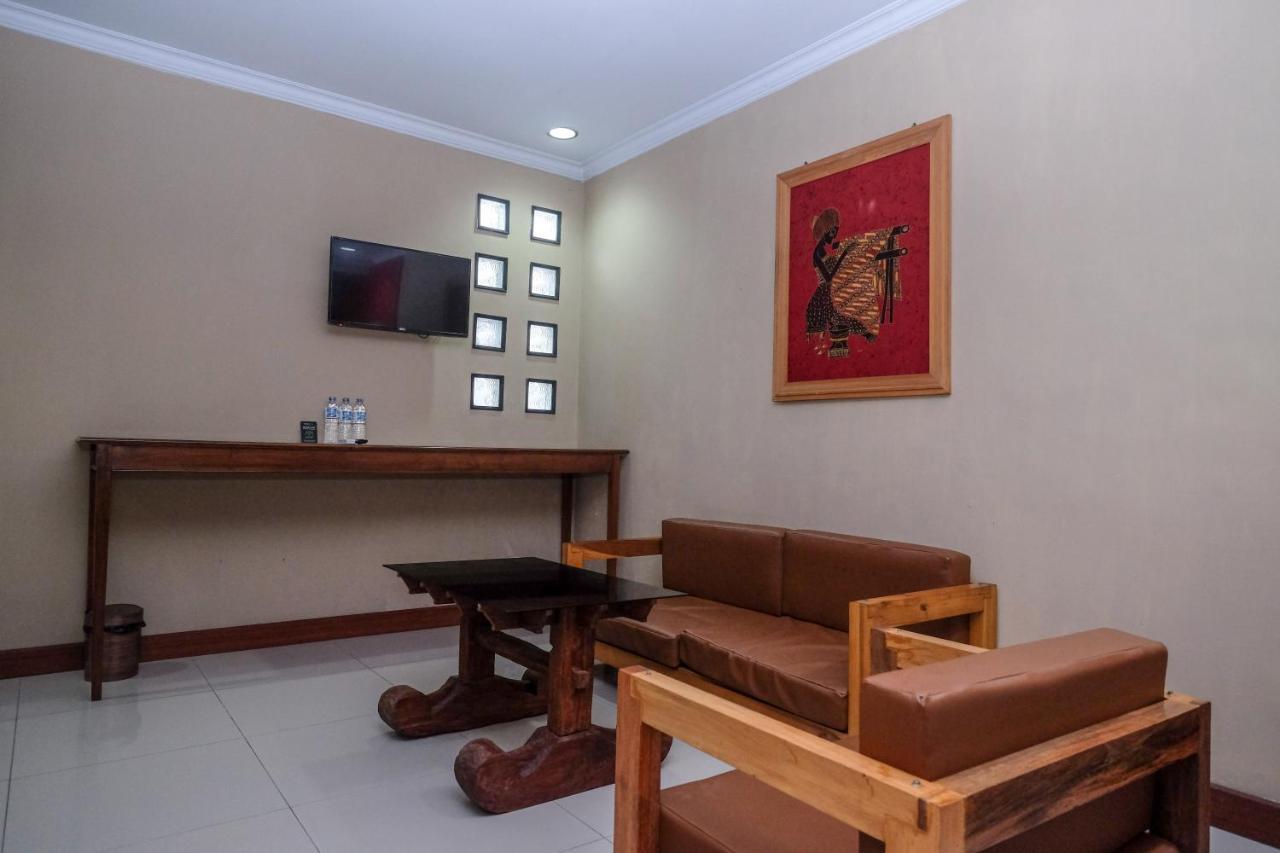 Urbanview Hotel Syariah Wisnugraha By Reddoorz يوغياكارتا المظهر الخارجي الصورة