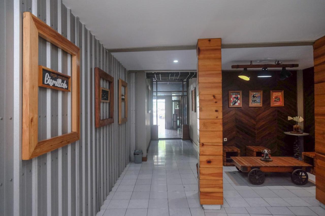 Urbanview Hotel Syariah Wisnugraha By Reddoorz يوغياكارتا المظهر الخارجي الصورة
